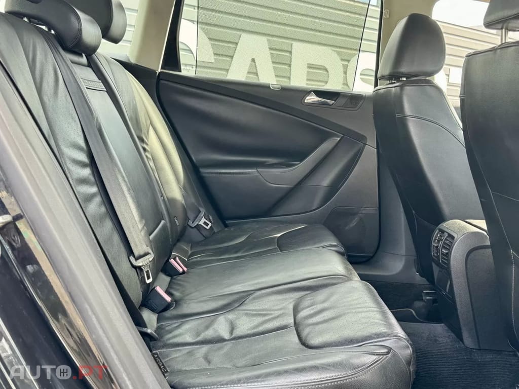 Volkswagen Passat Variant 2.0 TDI Highline — fotografia 24