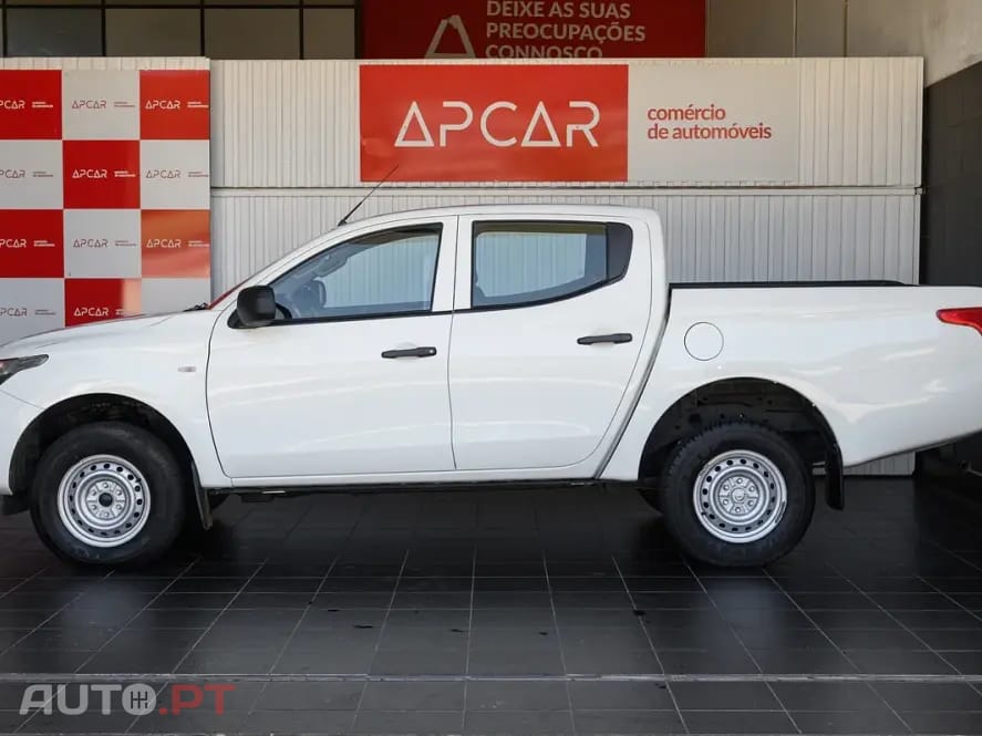 Mitsubishi L200 2.4 DI-D CD Invite 4WD