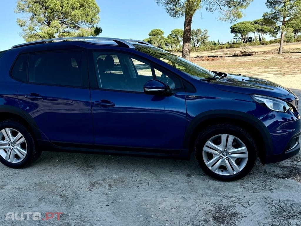 Peugeot 2008 1.2 PureTech Signature