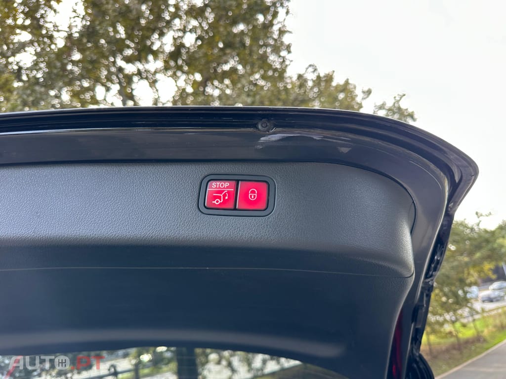 Mercedes-Benz C 300 e AMG Line