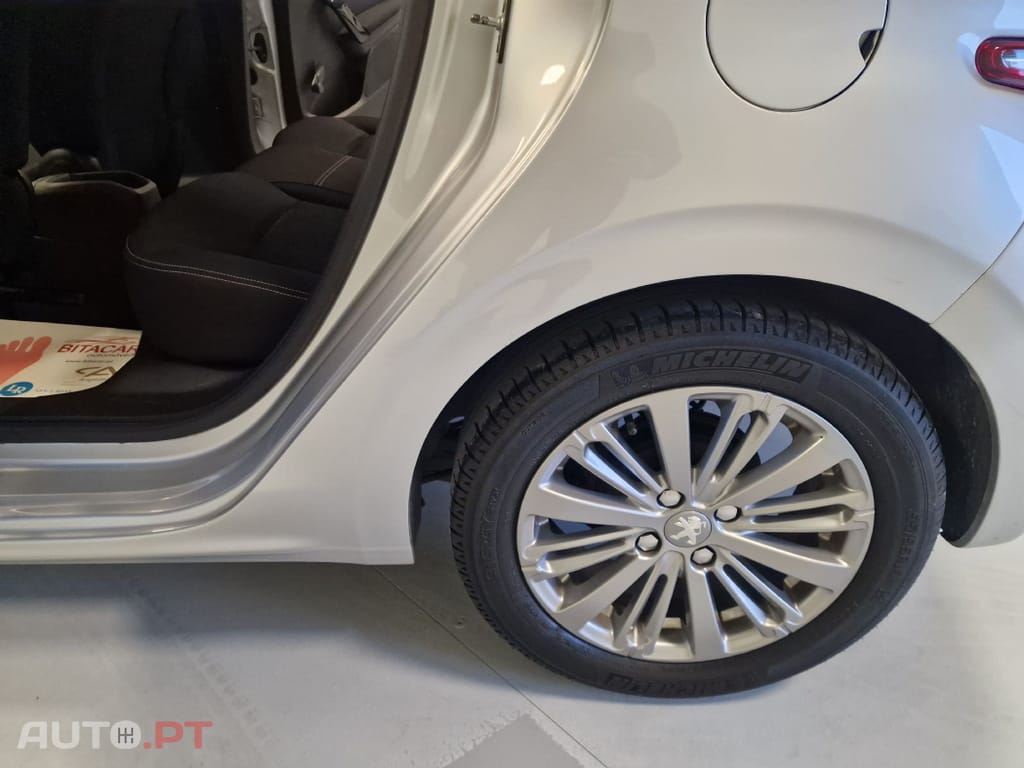 Peugeot 208 1.2 STYLE