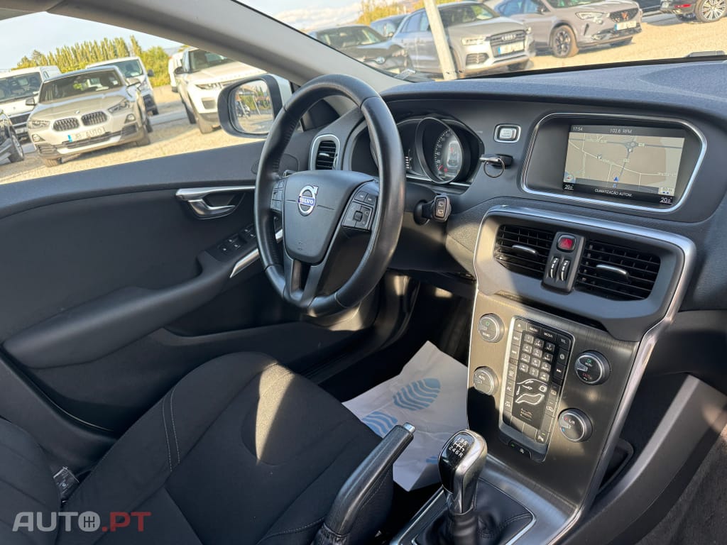 Volvo V40 2.0 D2 Momentum