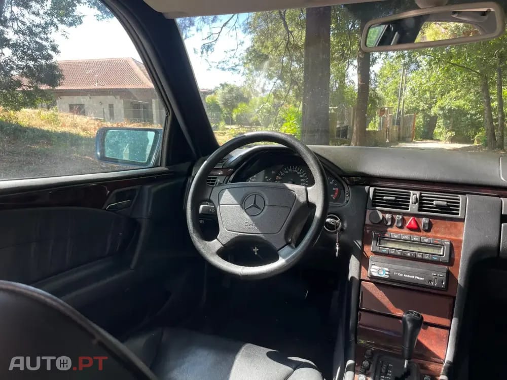 Mercedes-Benz E 300 TD Classic