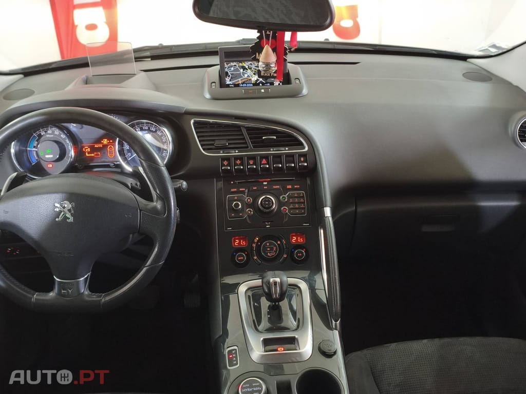 Peugeot 3008 2.0 HDi Hybrid4