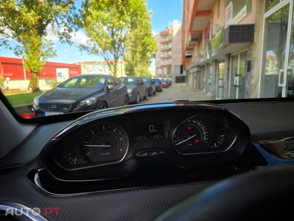 Peugeot 2008 1.6 BlueHDi Style