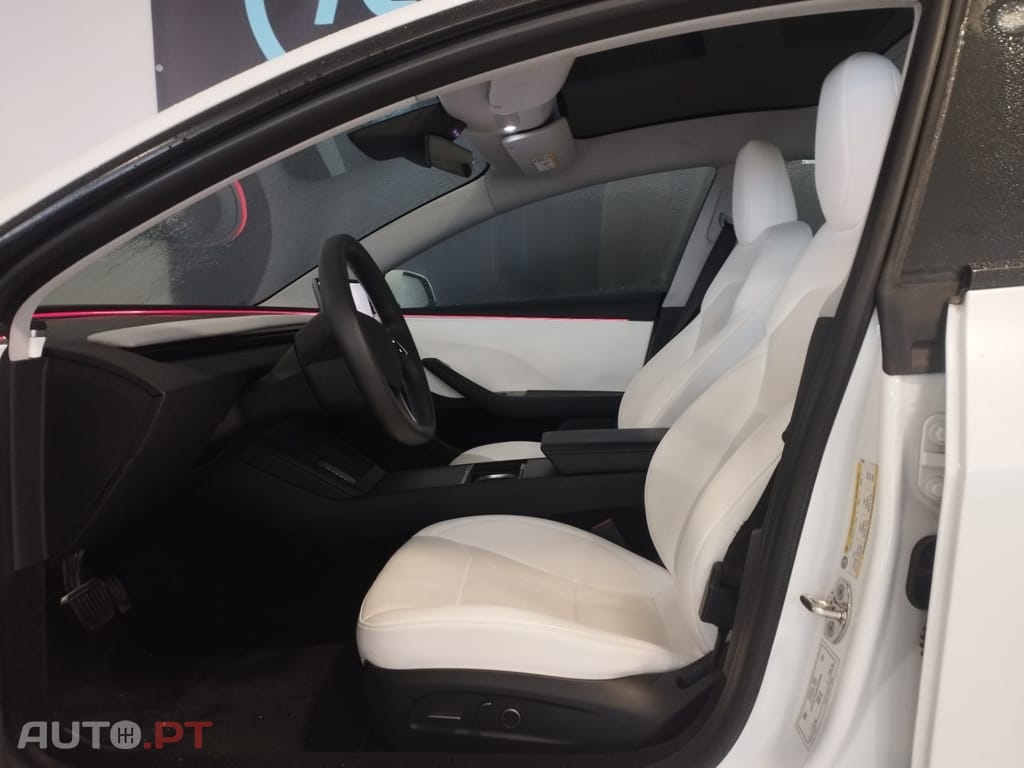 Tesla Model 3 Standard Range Plus RWD