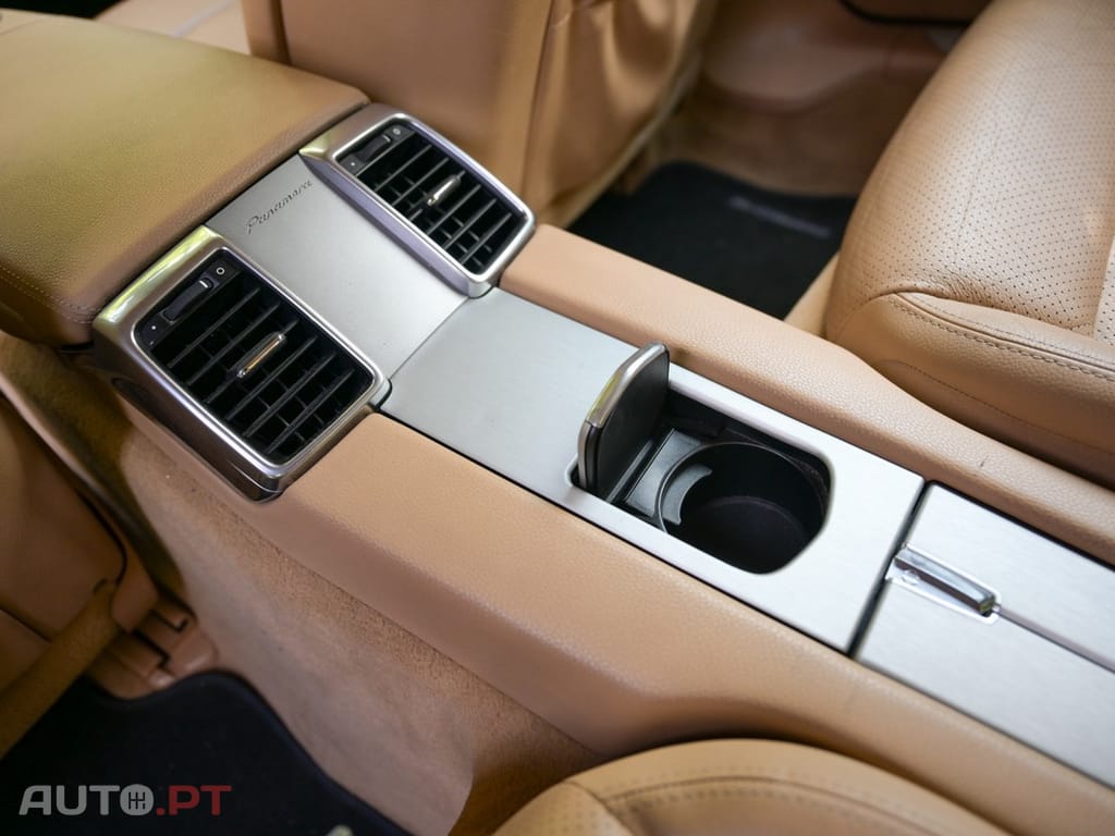 Porsche Panamera S Hybrid J19