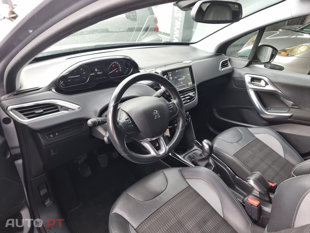 Peugeot 2008 1.2 PureTech Allure