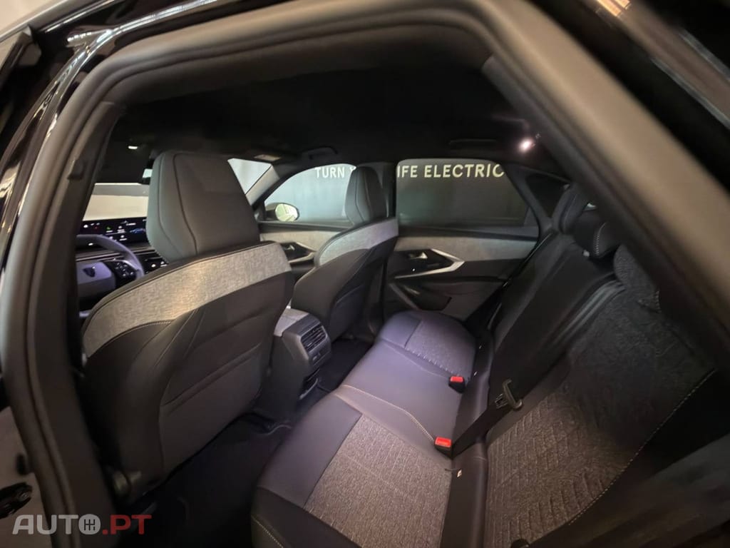 Peugeot E-3008 73 kWh Allure