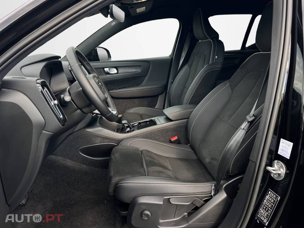 Volvo EX40 Core Recharge Pure AWD