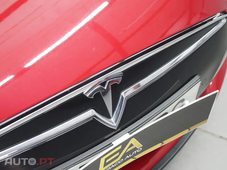 Tesla Model S 85