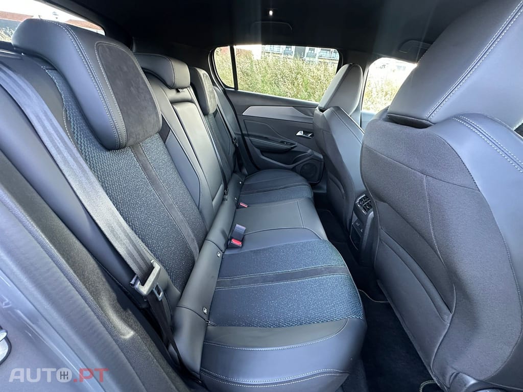 Peugeot E-308 54 kWh GT