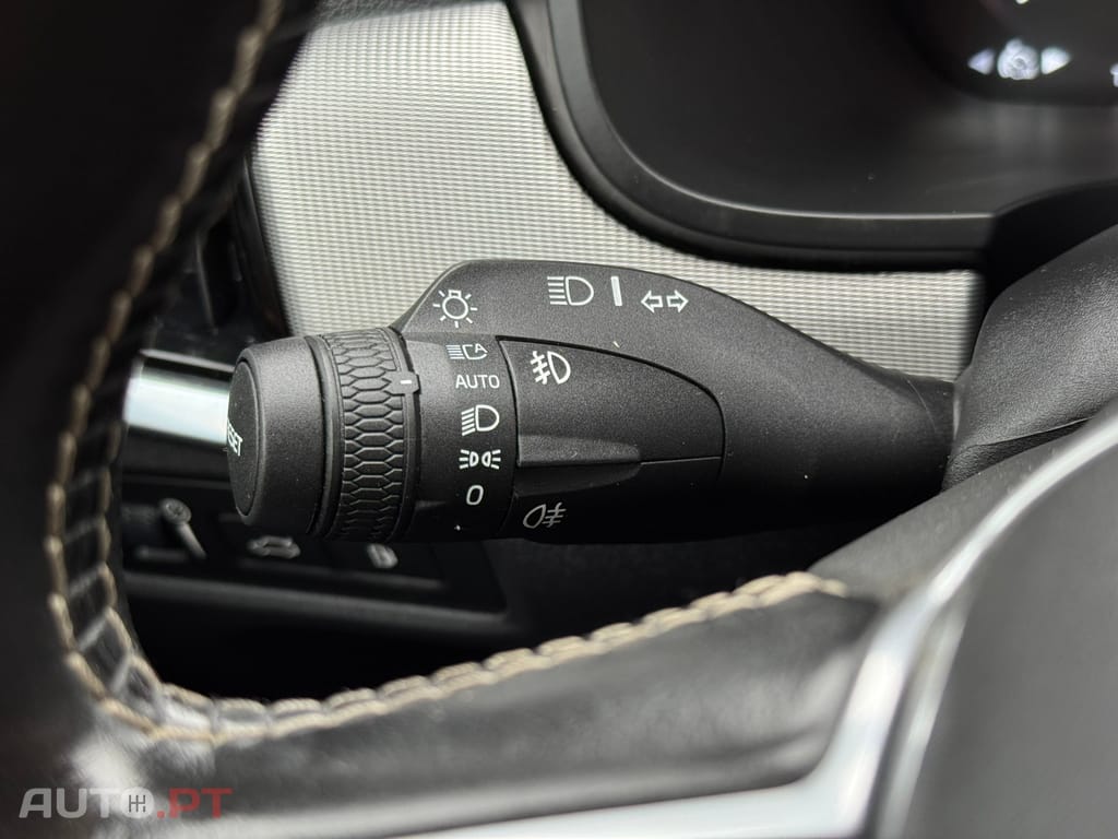 Volvo V90 2.0 T8 PHEV R-Design AWD