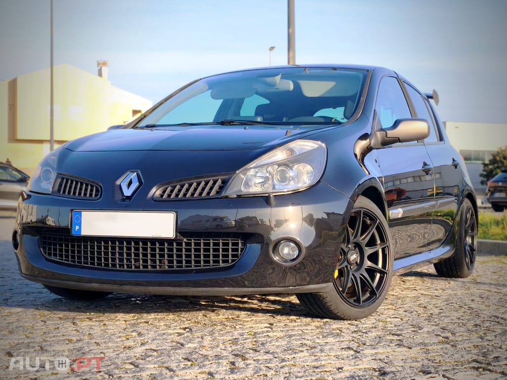 Renault Clio Dynamique S Look RS