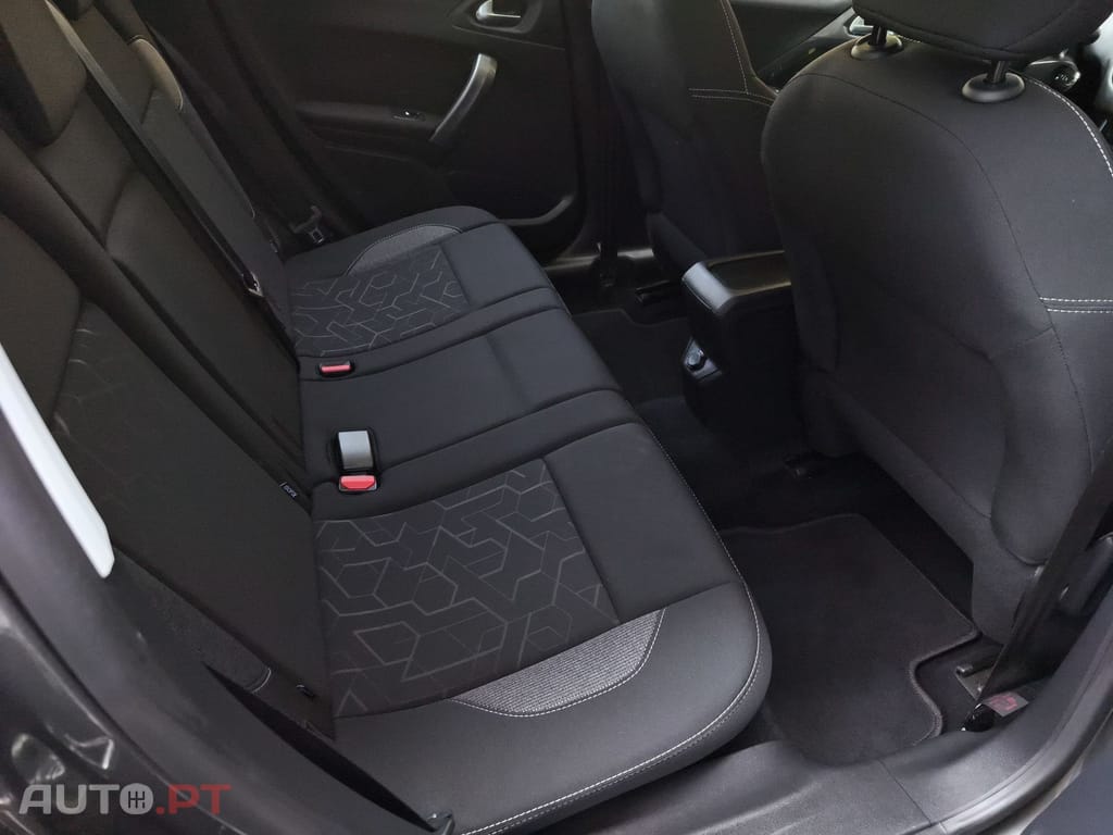 Peugeot 2008 1.2 PureTech Style