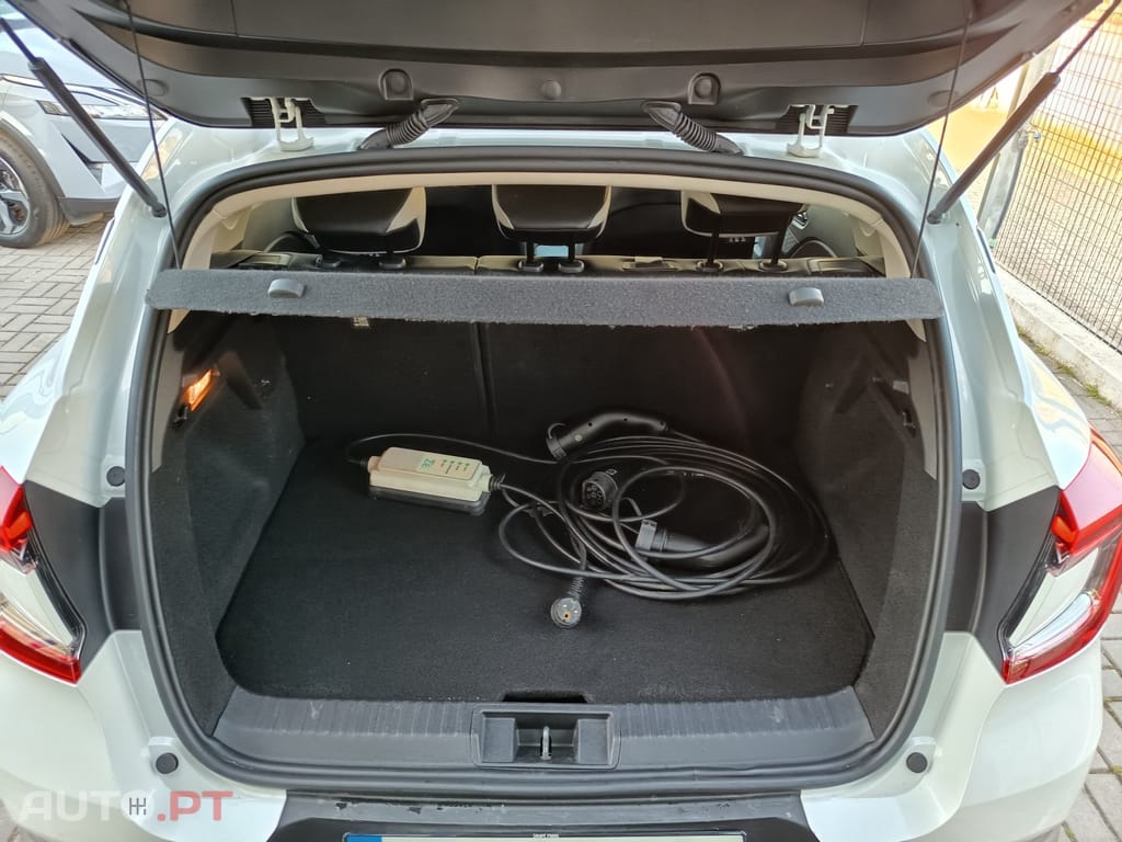 Renault Captur 1.6 E-Tech Plug-In Intens