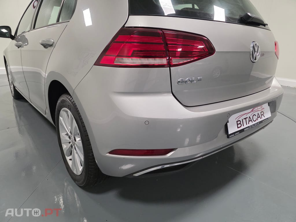 Volkswagen Golf 1.6 TDI Confortline