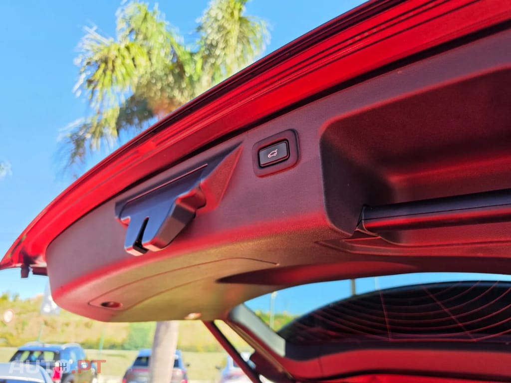 Land Rover Discovery Sport Outro