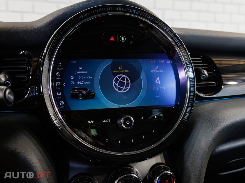 MINI Cooper Premium Yours Auto