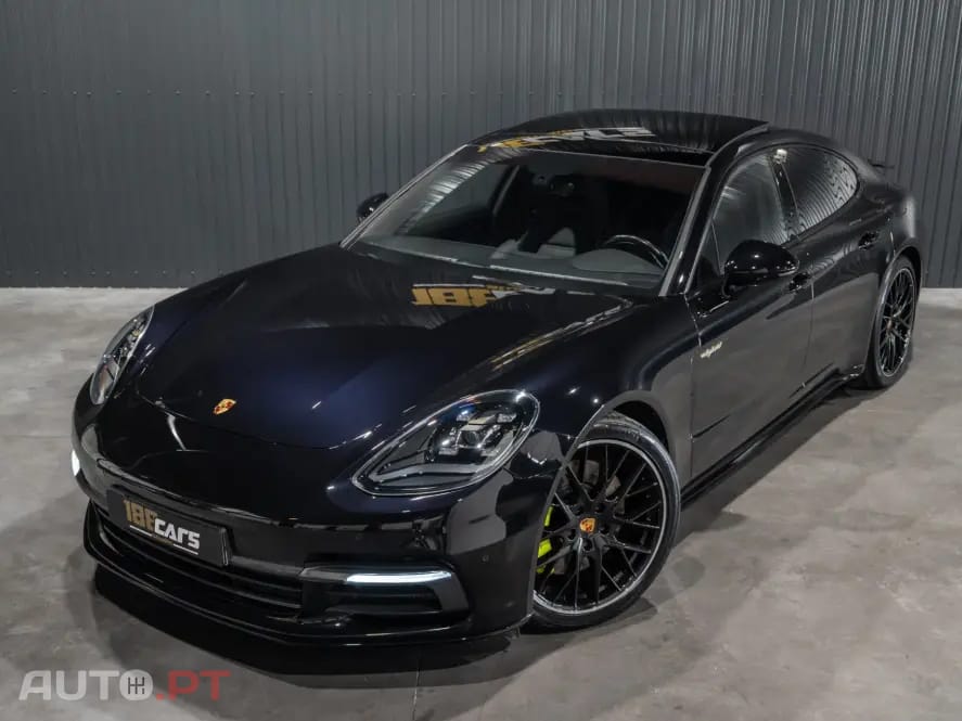 Porsche Panamera 4 E-Hybrid Platinum Edition