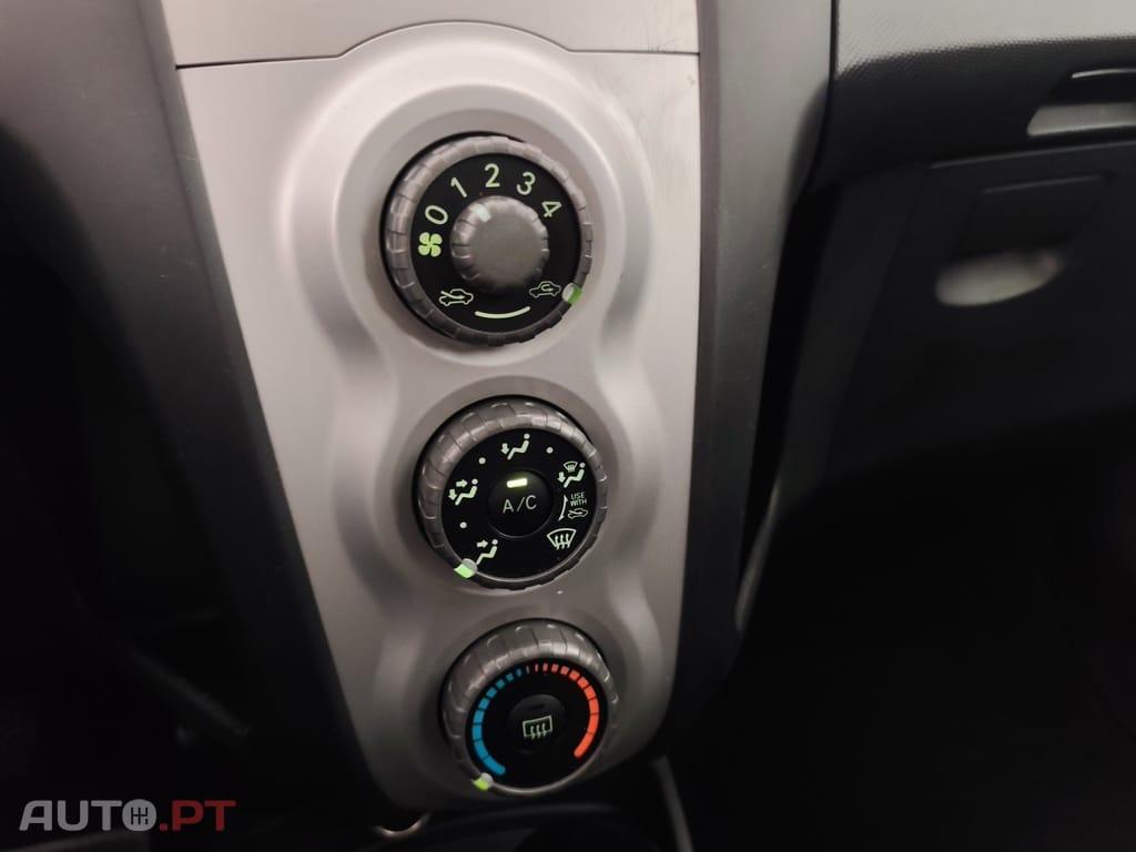 Toyota Yaris 1.0 VVT-i AC