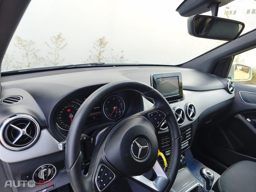 Mercedes-Benz B 180 D Avangard
