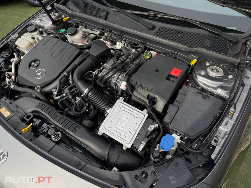 Mercedes-Benz A 250 e AMG Line