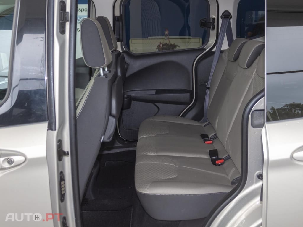 Ford Tourneo 1.0 EcoBoost Titanium
