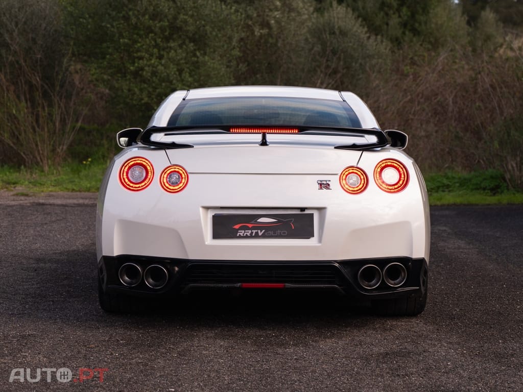 Nissan GT-R 3.8 V6 Black Edition