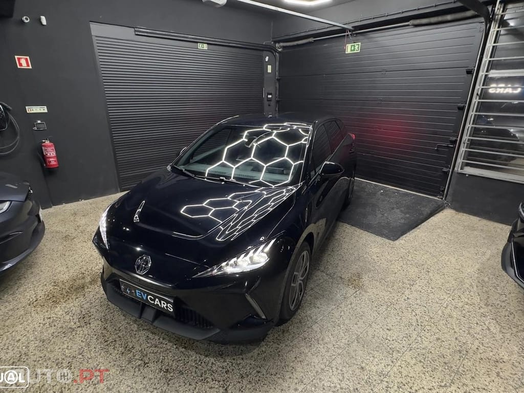 MG MG4 64 kWh Luxury