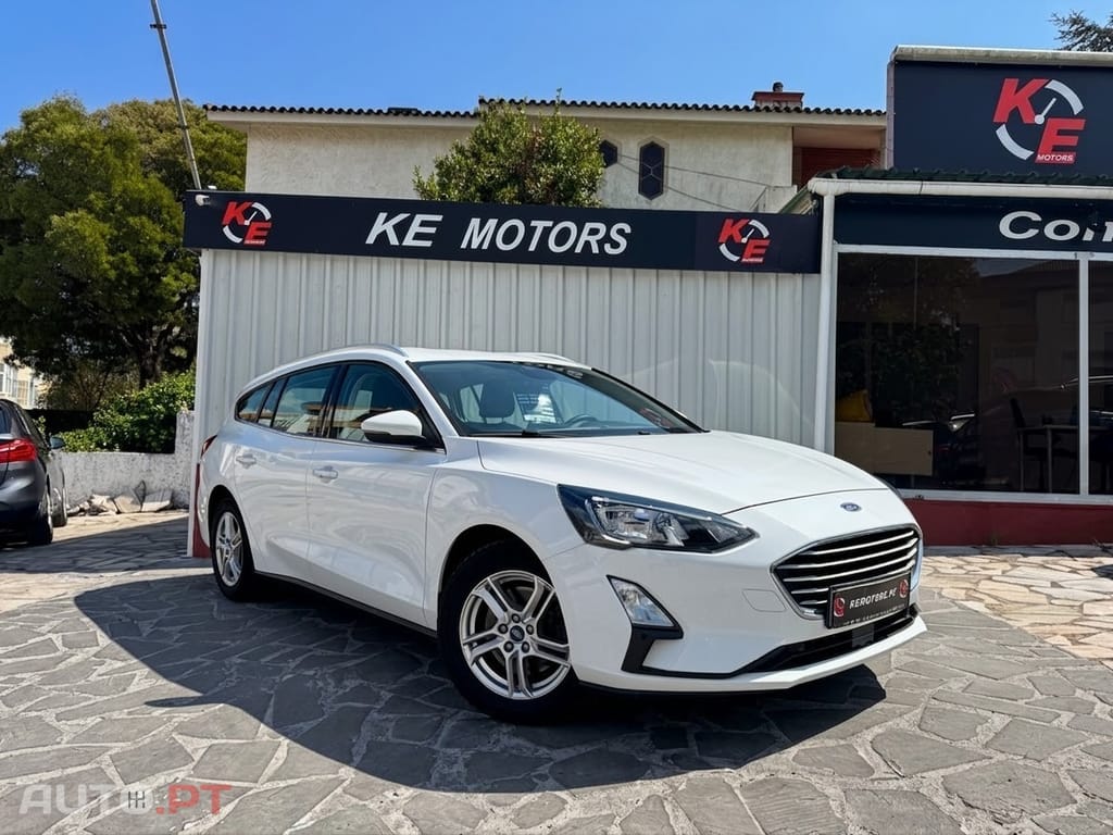 Ford Focus 1.5 TDCi EcoBlue Active — fotografia 5