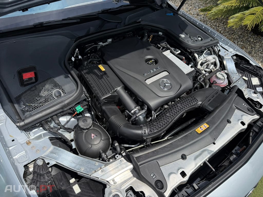 Mercedes-Benz E 300 e AMG Line