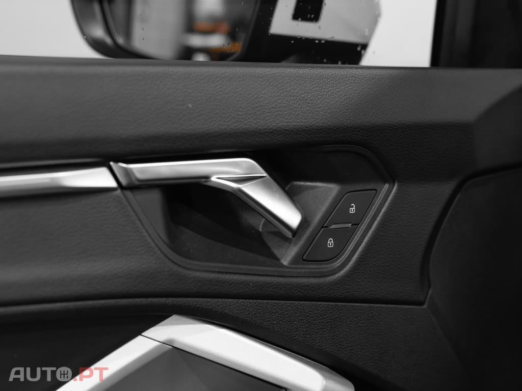 Audi Q3 45 TFSIe S line S tronic