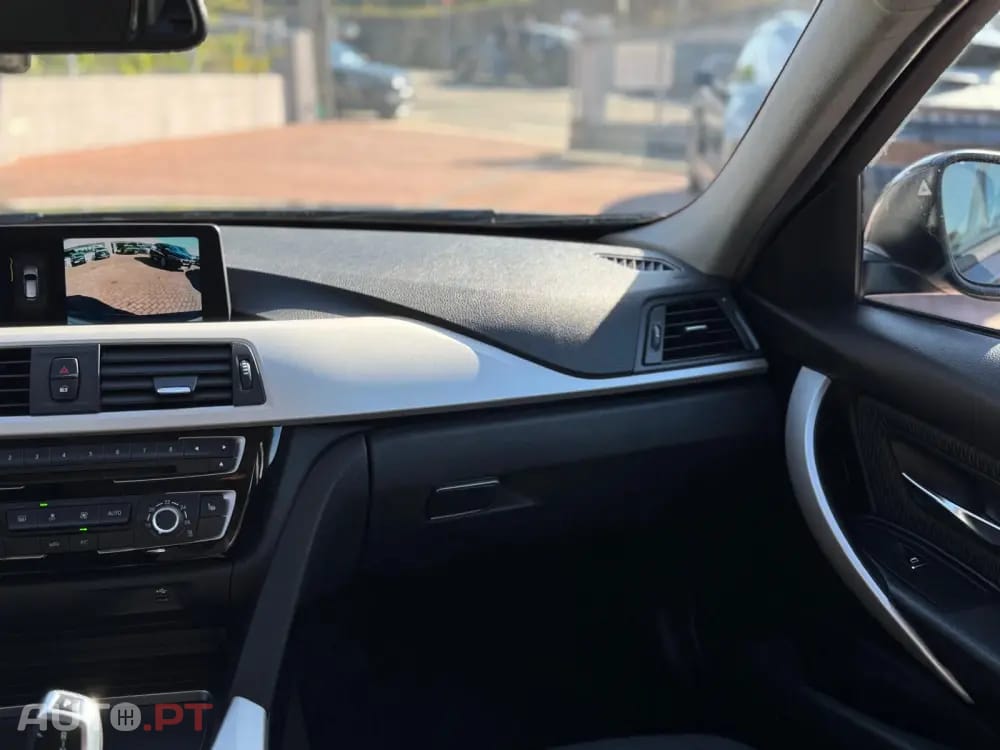 BMW 320 d xDrive Auto