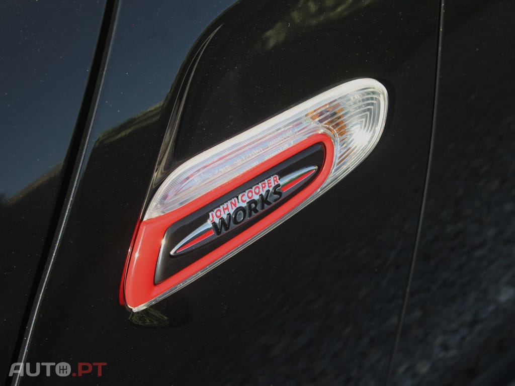 MINI John Cooper Works Auto Desportiva