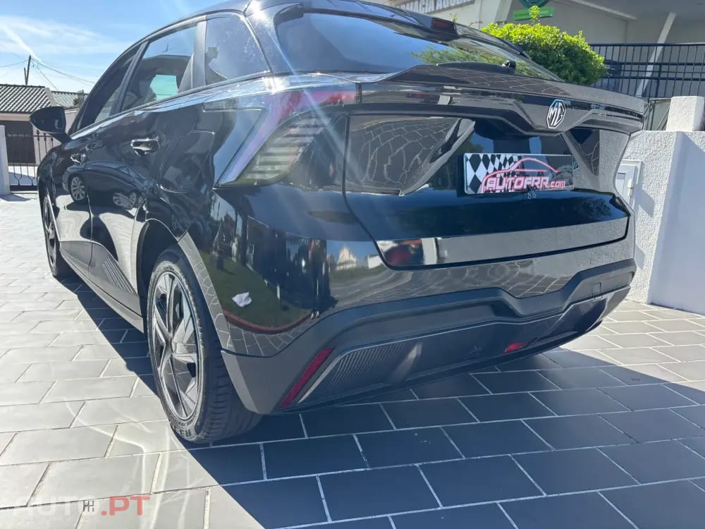 MG MG4 64 kWh Luxury