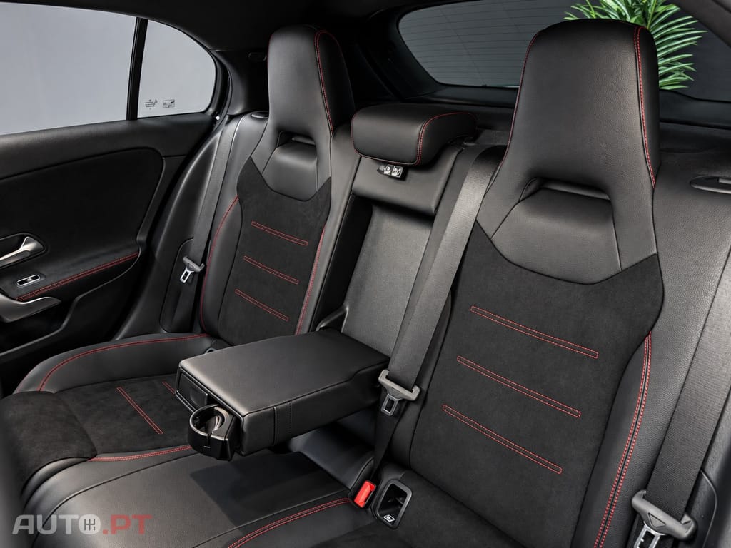 Mercedes-Benz A 250 e AMG Line
