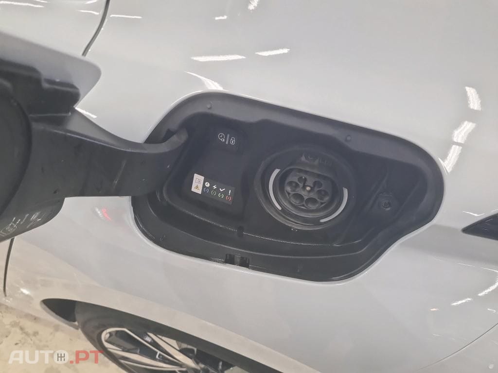 Peugeot 308 1.6 Hybrid Active e-EAT8