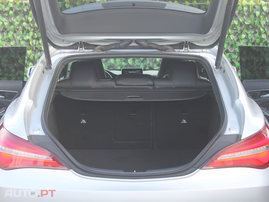 Mercedes-Benz CLA 200 d Shooting Brake AMG Line Aut.