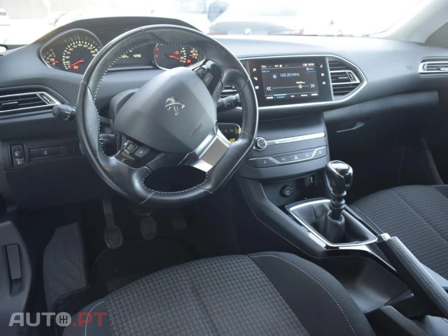 Peugeot 308 1.5 BlueHDi Business Line