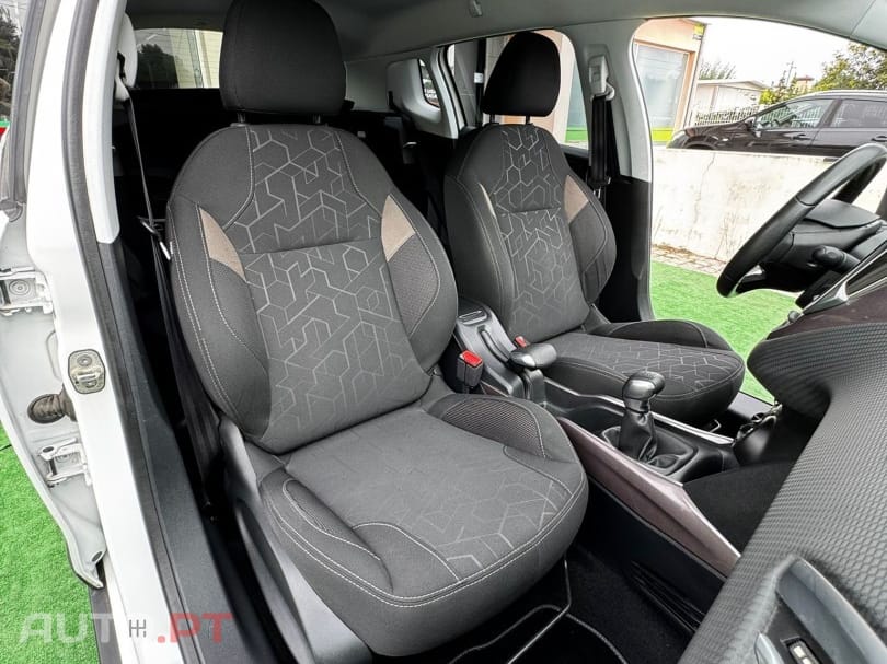 Peugeot 2008 1.2 PureTech Style