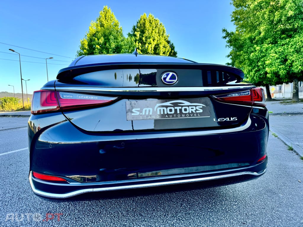 Lexus ES Executive+