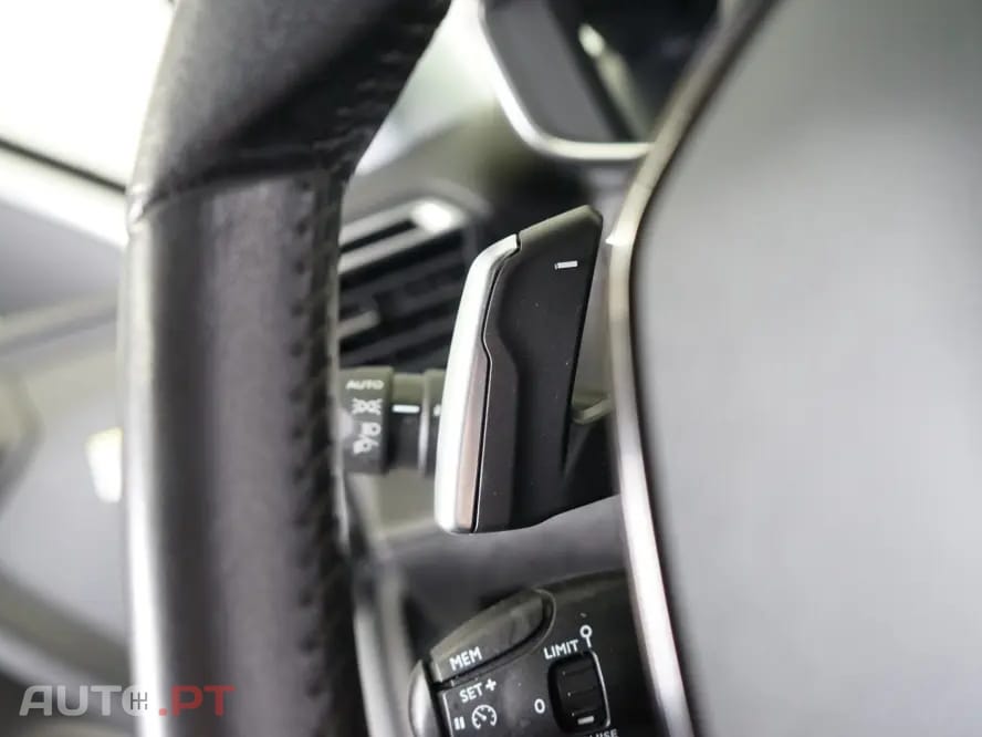 Peugeot 2008 1.2 PureTech Allure Pack EAT8