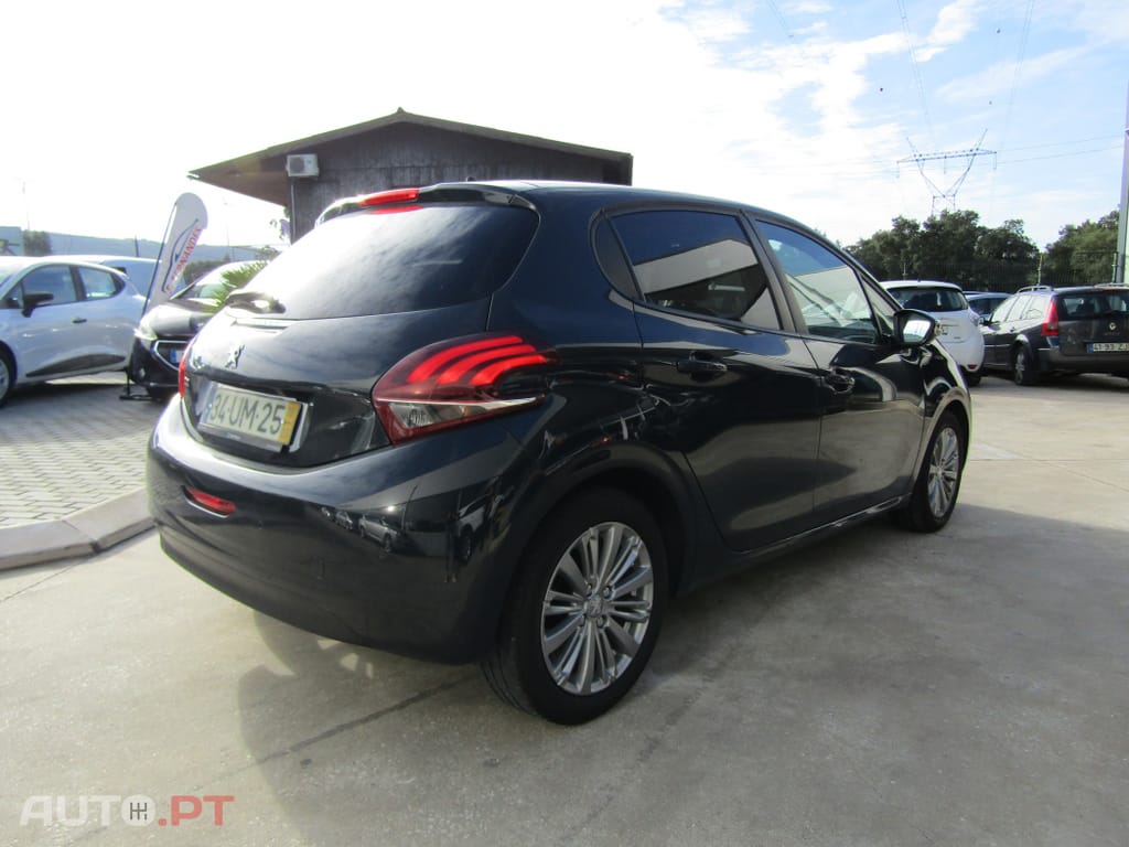 Peugeot 208 1.6 BlueHDi Style