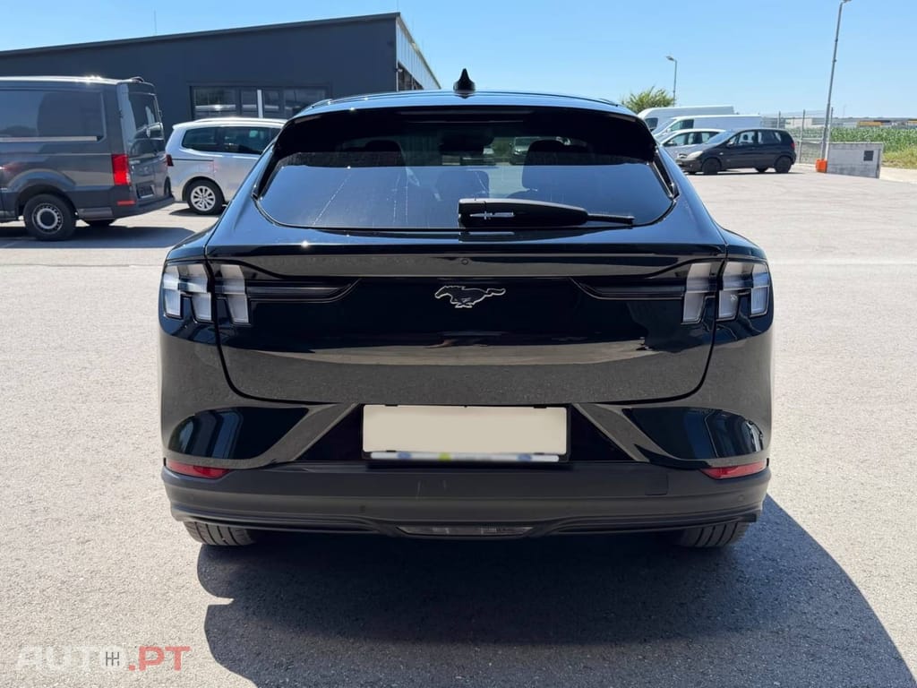 Ford Mustang Mach-E Base