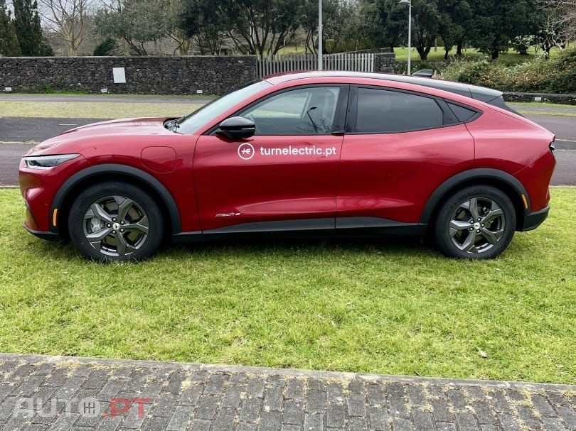 Ford Mustang Mach-E 75.7 kWh Base