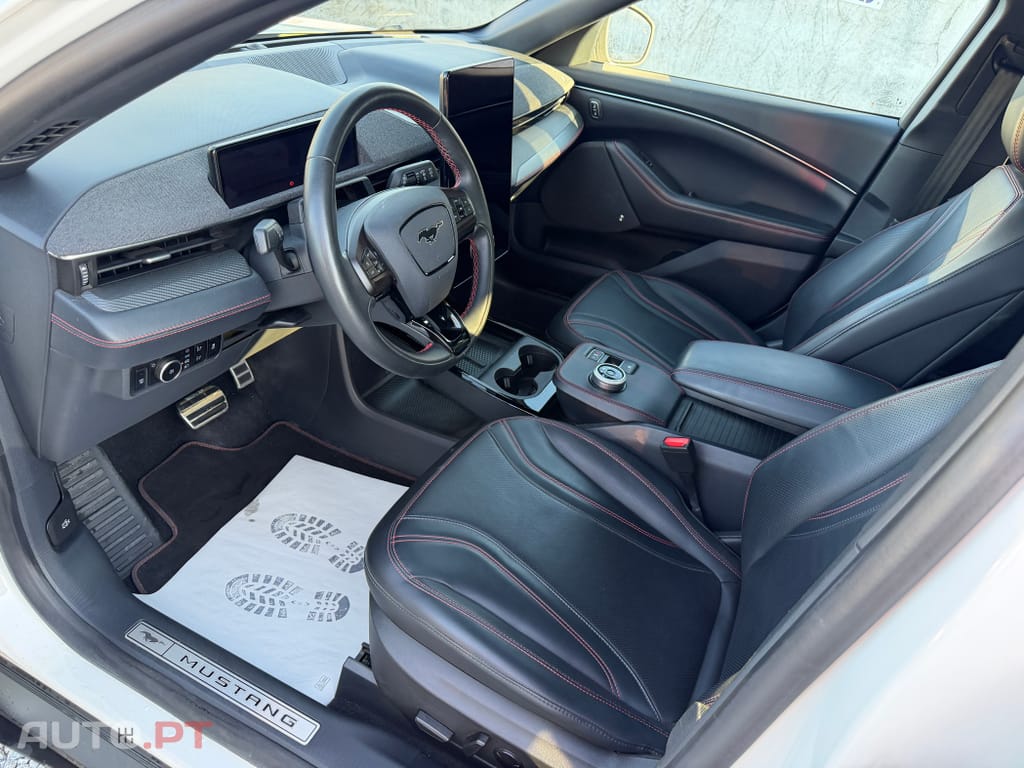 Ford Mustang Mach-E 98.7 kWh Premium AWD