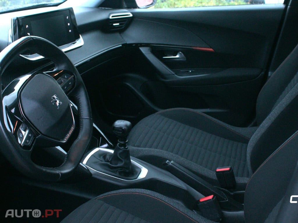 Peugeot 2008 1.2 PureTech Active Pack