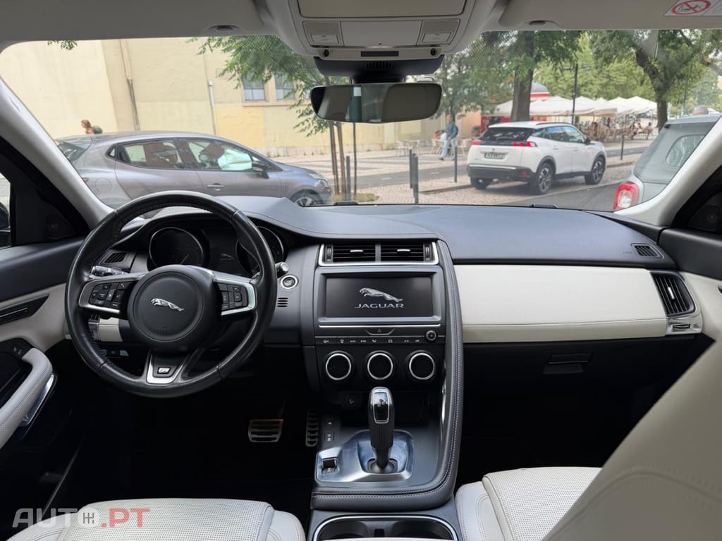 Jaguar E-Pace 2.0 i4 R-Dynamic HSE AWD Aut.