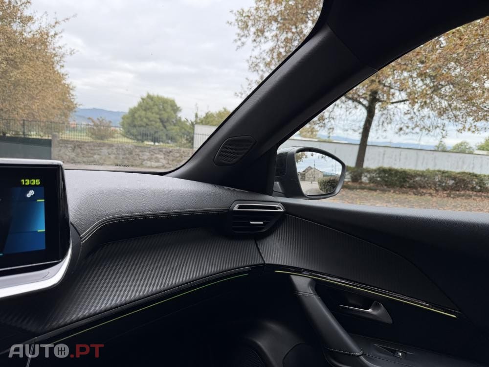 Peugeot E-2008 50 kWh GT